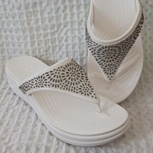 Crocs Flip Flop Sandals Size 9 Monterey Diamante Dual Comfort Wedge WHITE